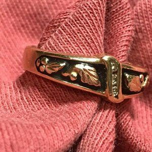 Black Hills Gold Ladies Antiqued Diamond Band